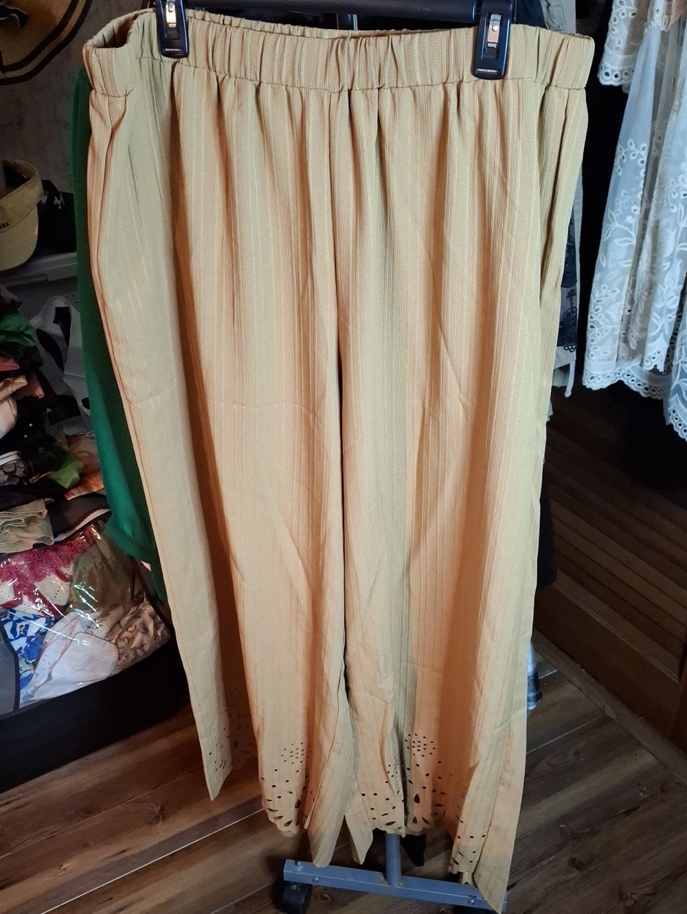 Relaxed Elastic-Waist Pants Laser Cut Hem Beige 3xl